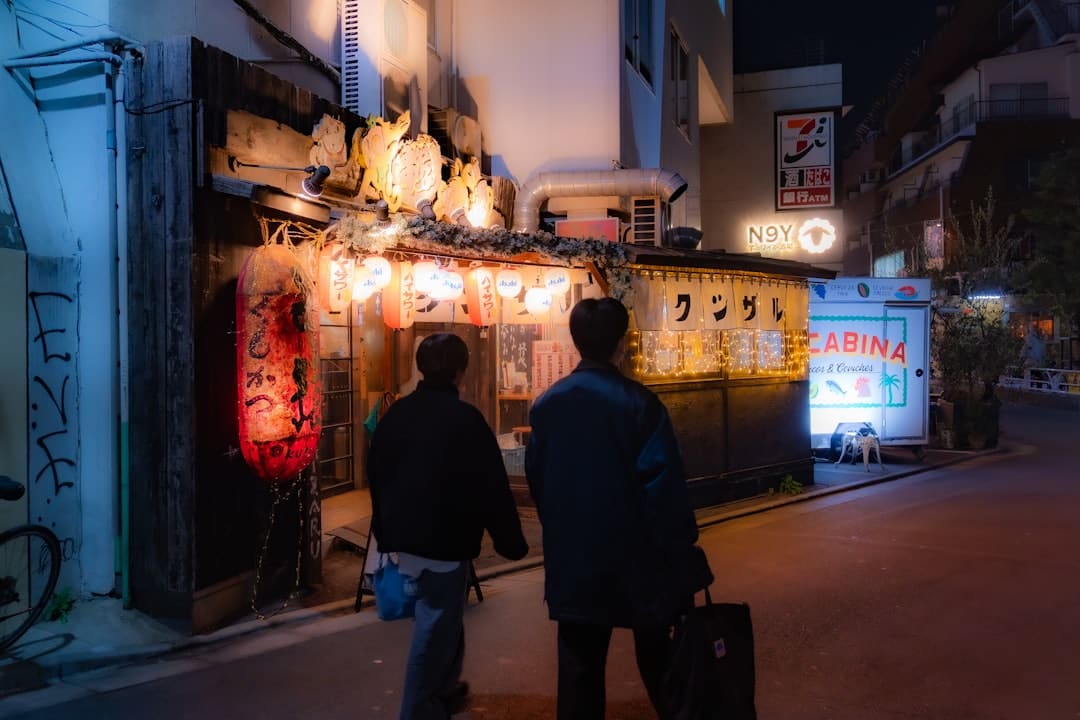 兵马俑值夜班、长城亮灯：“夜游”成五一盛行新玩儿法